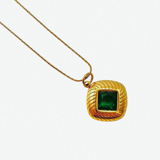 NAMI NECKLACE